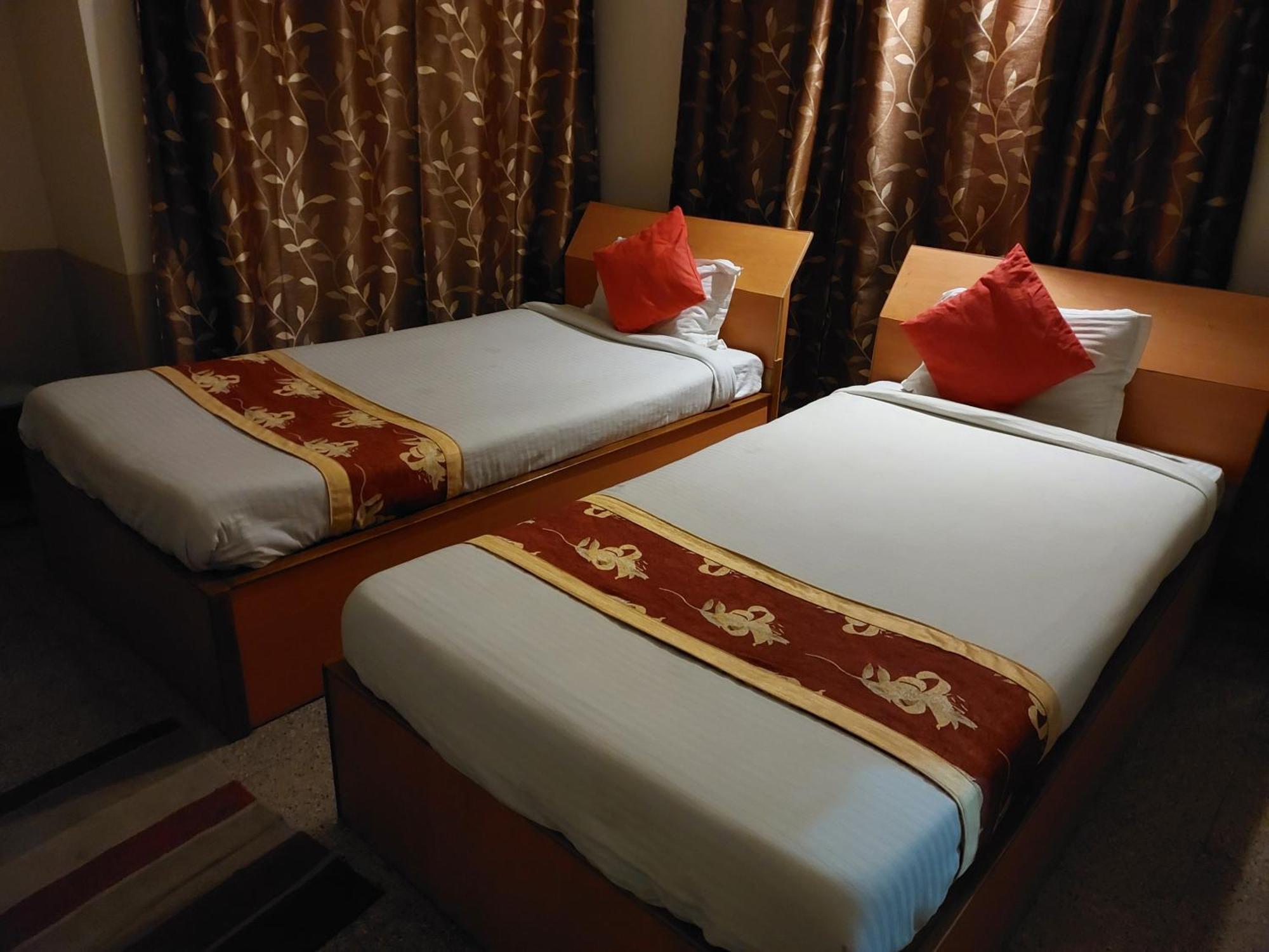 Riverview Guest House Guwahati Esterno foto