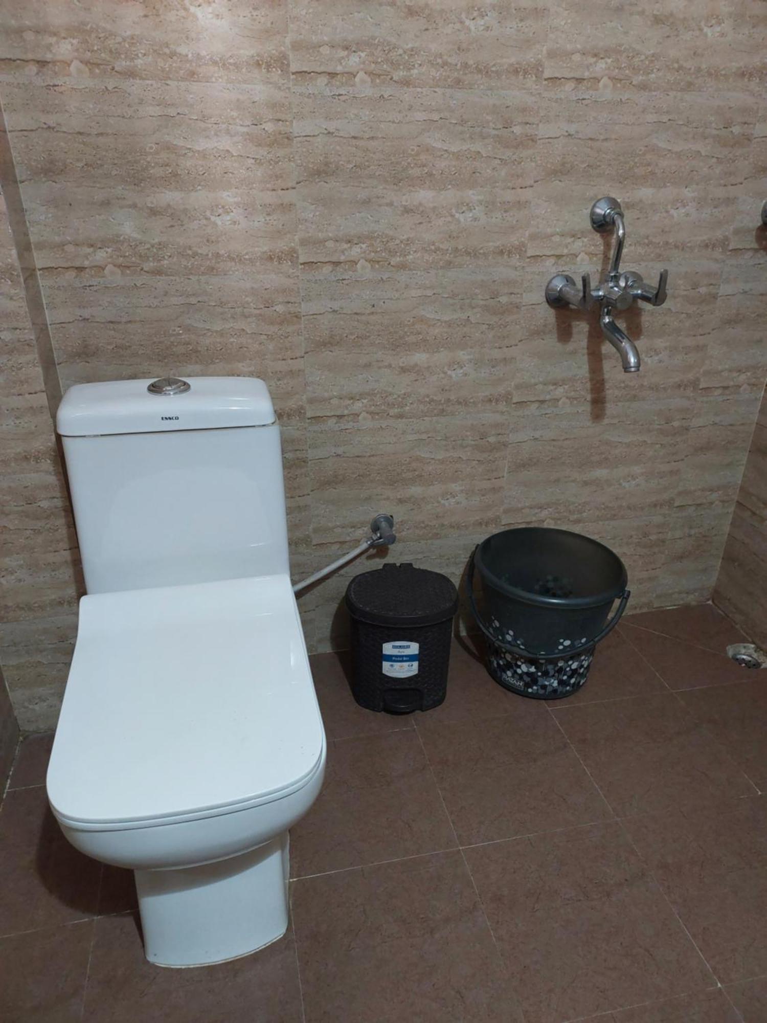 Riverview Guest House Guwahati Esterno foto