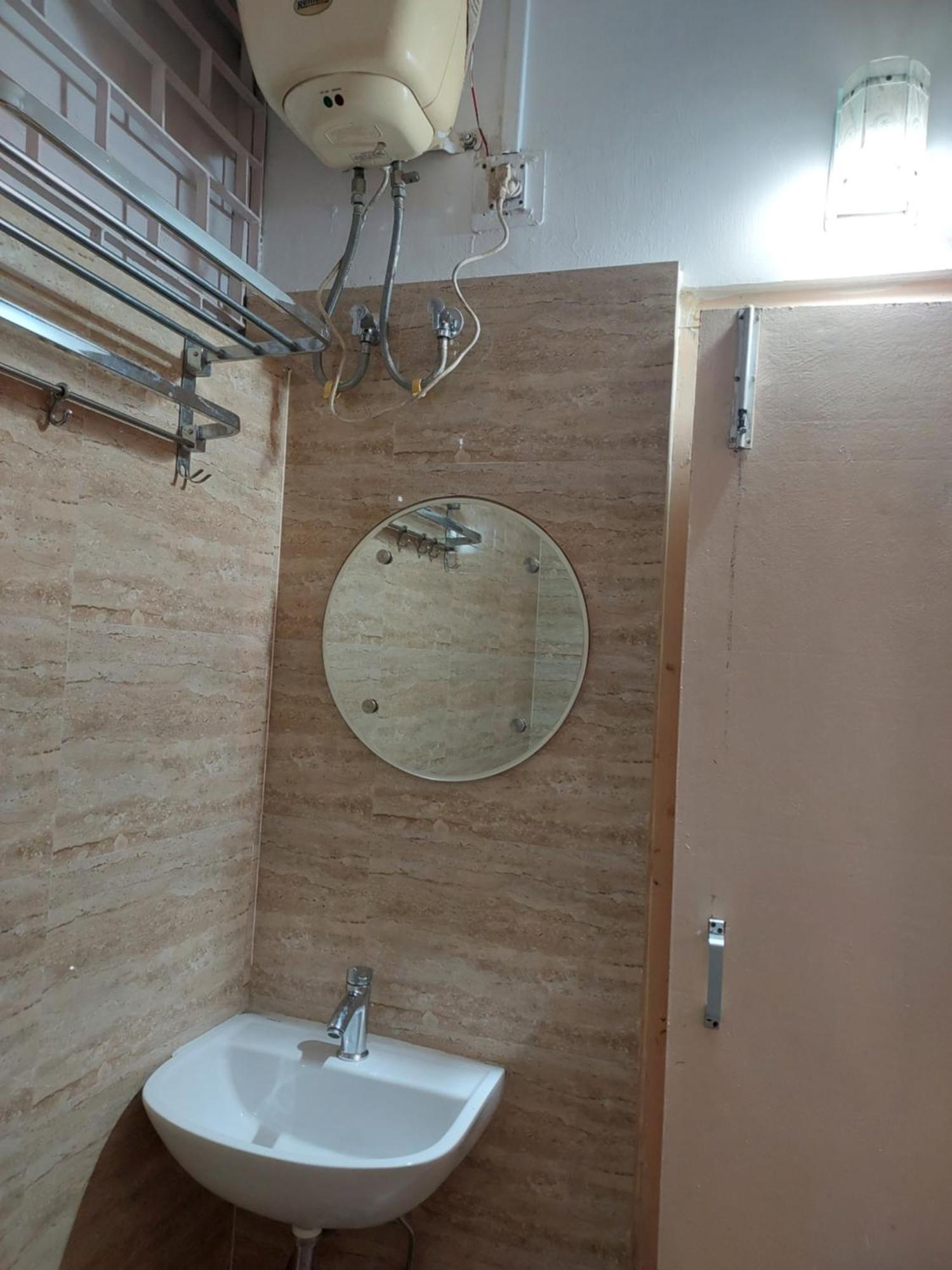 Riverview Guest House Guwahati Esterno foto