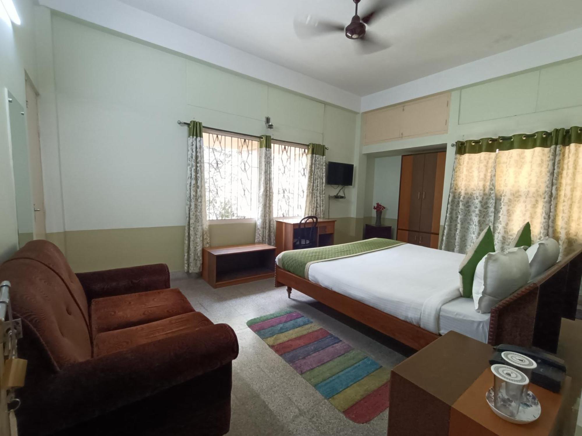 Riverview Guest House Guwahati Esterno foto
